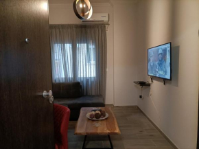 Modern Comfy Apartment near Metro